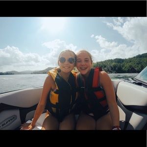 Meet your Posher, Raines